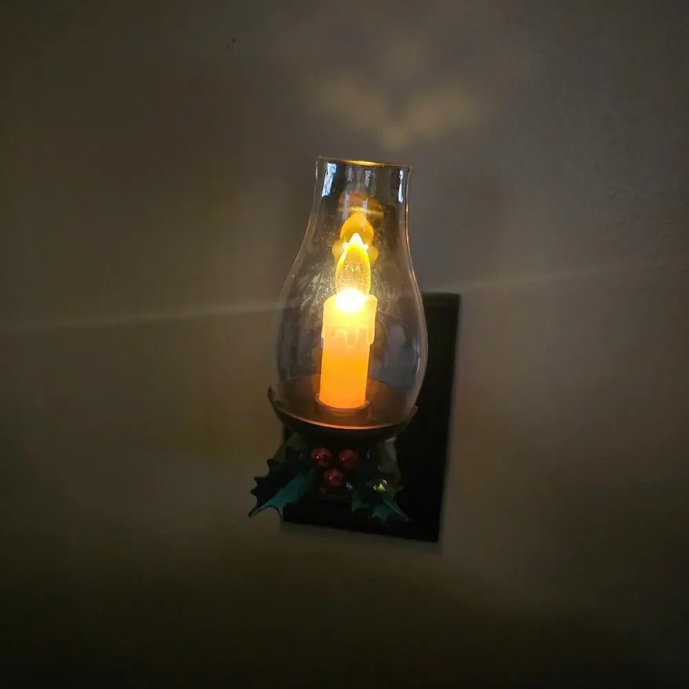 Bath & Body Works Wallflowers Holly Candle Lantern Nightlight Diffuser Plugin